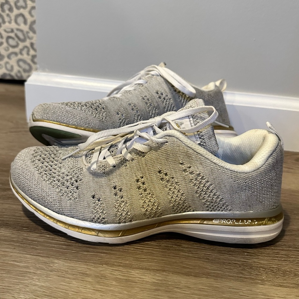 APL TechLoom Pro Running Shoe - Picture 2 of 9